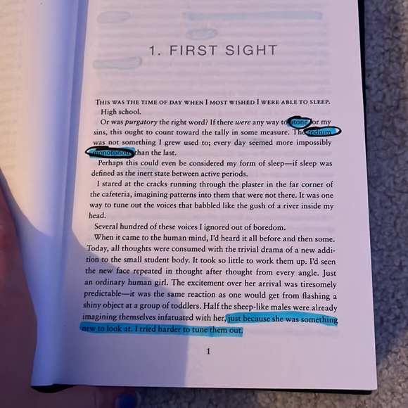 Has a little bit of highlighting - Picture 5 of 7